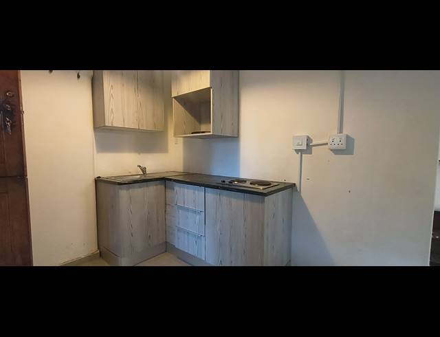 1 BEDROOM HOUSE TO LET IN GREENHILLS